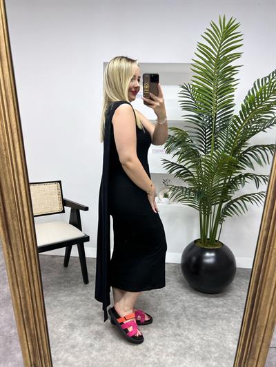 Tek Kol Arkası Yarasa Detaylı Siyah Elbise