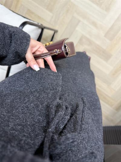 Tona Fiyonk Bağlamalı Etekli Triko Takım Antrasit