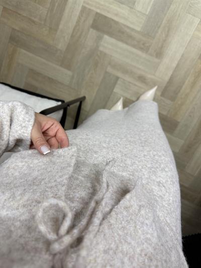 Tona Fiyonk Bağlamalı Etekli Triko Takım Ekru