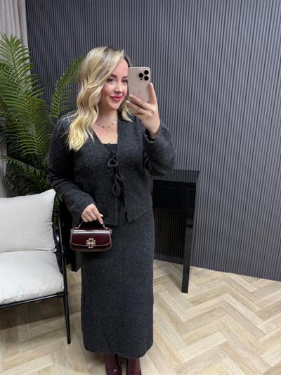 Tona Fiyonk Bağlamalı Etekli Triko Takım Antrasit