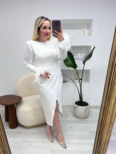 Vatkalı Cindy Tüy Detaylı Tasarım Elbise Beyaz