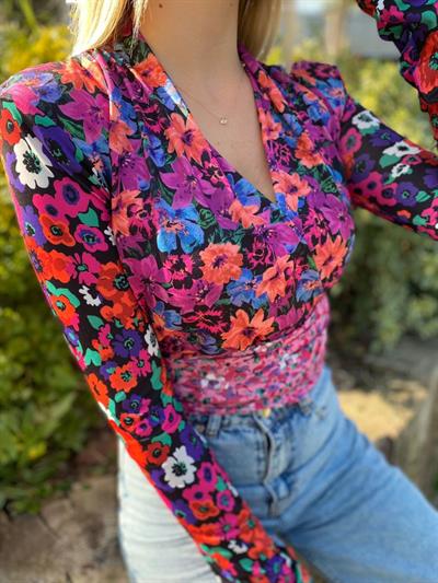 Vatkalı Desenli Kruvaze Bluz