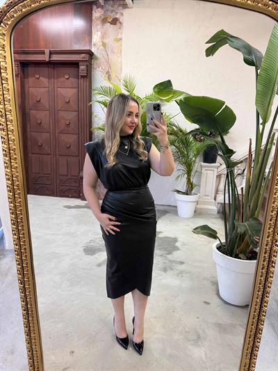 Vatkalı Drapeli Deri Elbise Siyah