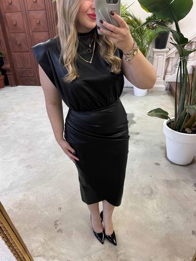 Vatkalı Drapeli Deri Elbise Siyah