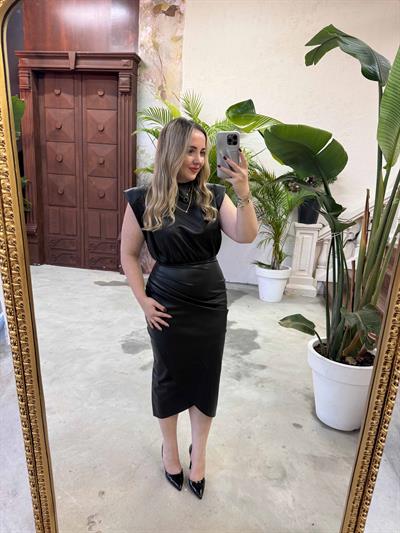 Vatkalı Drapeli Deri Elbise Siyah