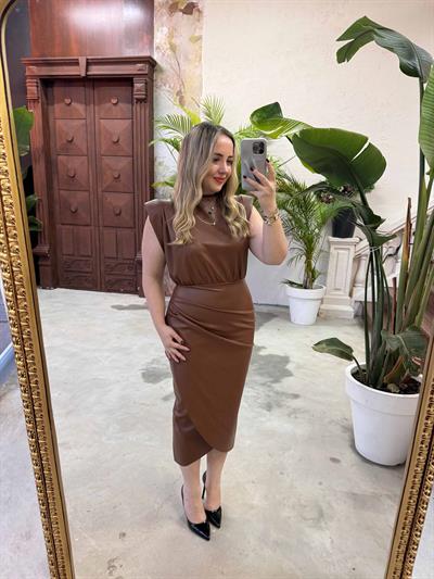 Vatkalı Drapeli Deri Elbise Taba