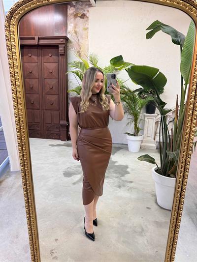 Vatkalı Drapeli Deri Elbise Taba