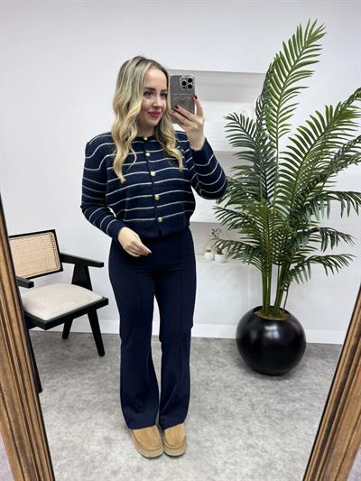 Vatkalı Gold Düğmeli Lacivert Hırka