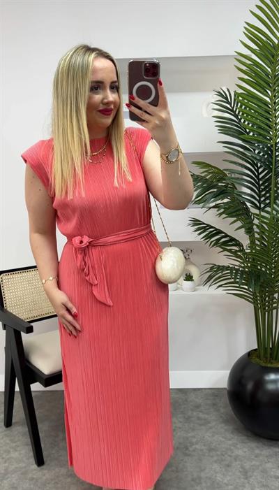 Vatkalı Pilise Kumaş Kuşaklı Elbise Şeker Pembe