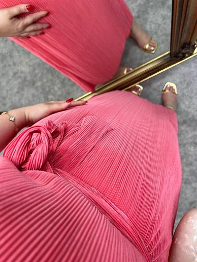 Vatkalı Pilise Kumaş Kuşaklı Elbise Şeker Pembe