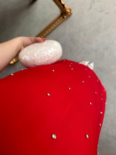 Vatkalı Taşlı Tasarım Elbise Kırmızı