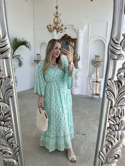 Yaka İşleme Detaylı İspanyol Kol İthal Elbise Mint Yeşili