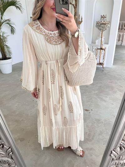 Yaka İşleme Detaylı İspanyol Kol İthal Elbise