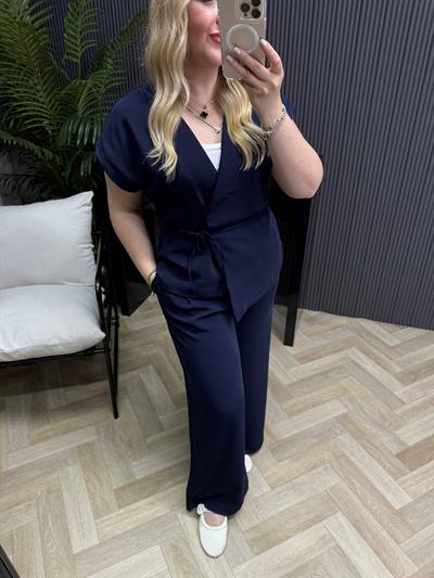 Yelekli Kuşaklı Palazzo Pantolonlu Takım Lacivert