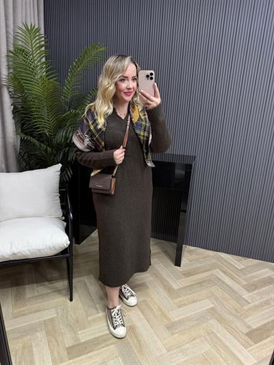 Yumoş Dokuda Triko Elbiseler Acı Kahve