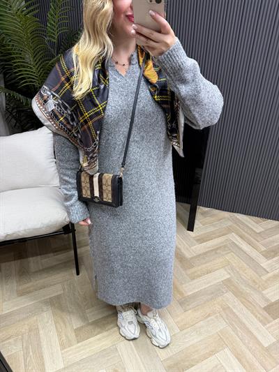 Yumoş Dokuda Triko Elbiseler Gri