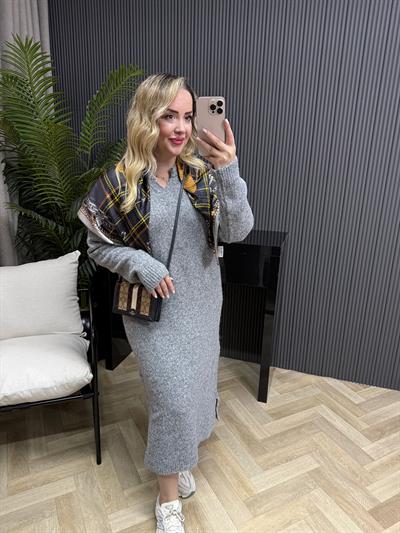 Yumoş Dokuda Triko Elbiseler Gri