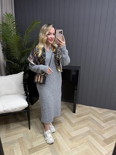 Yumoş Dokuda Triko Elbiseler Gri