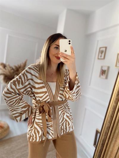 Zebra Kuşaklı  Camel Triko Takım
