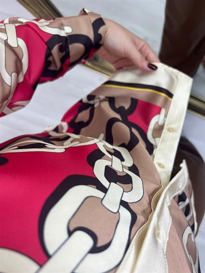 Zincir Detay Kirmizi Saten Gömlek