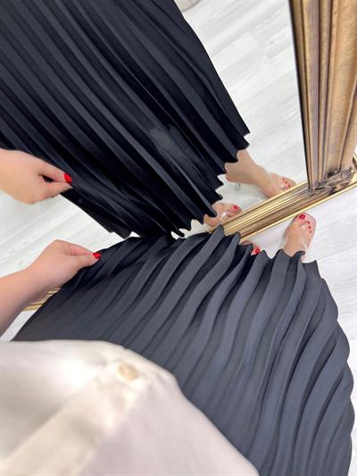 Orj Marka Siyah Piliseli Etek