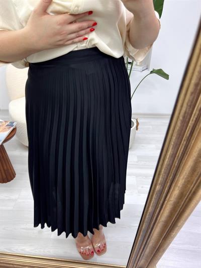 Orj Marka Siyah Piliseli Etek