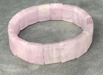 Kunzit Doğaltaş Roleks ( Rolex ) Özel Kesim Bileklik ( 7 Adet Yılancık Taşı Hediyeli )