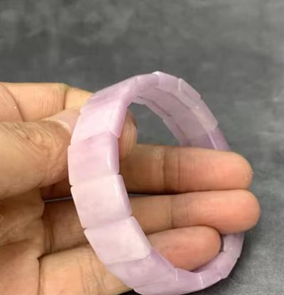 Kunzit Doğaltaş Roleks ( Rolex ) Özel Kesim Bileklik ( 7 Adet Yılancık Taşı Hediyeli )
