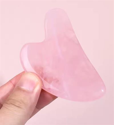 Pembe Kuvars Doğal Taş Gua Sha Kalp Kesim Yüz Masaj Taşı ( 5 Adet Yılancık Taşı Hediyeli )