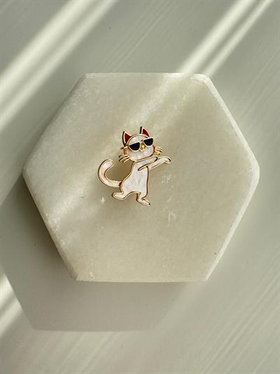 Beyaz Gözlüklü Kedi