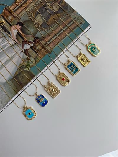 Çelik Kabartmalı Kalp Detaylı Plaka Kolye