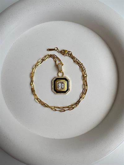 Çelik Marka Model Ataç Zincirde Siyah Detaylı Baget Taşlı Kolye