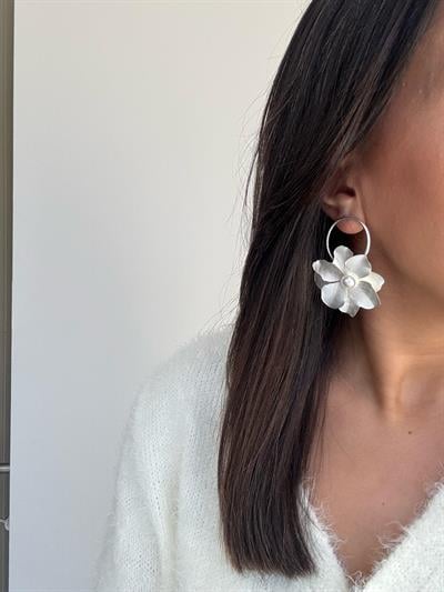 Çiçek Detaylı Plaka Küpe (renk:silver)
