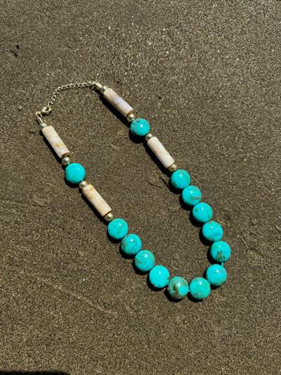 Doğal Taş Görünümlü Mavi Taşlı Kolye