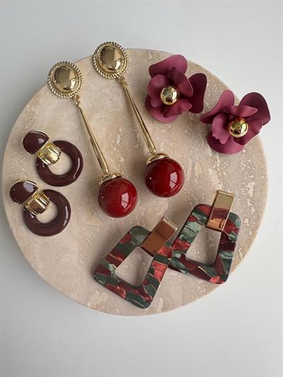 Gold Detaylı Bordo Sallantılı Tasarım Küpe