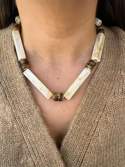 Kemik Kahve Boru Detaylı Kolye