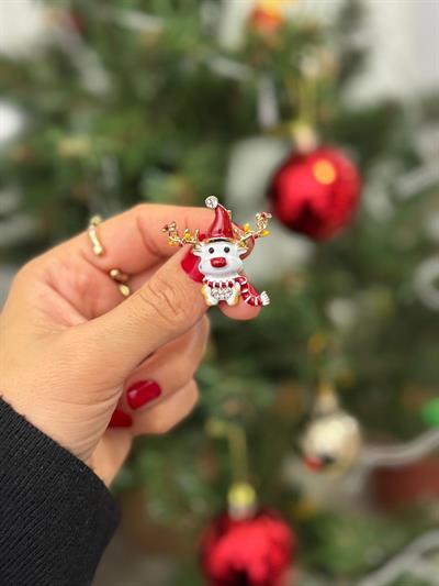 Kırmızı Şapkalı Beyaz Geyik