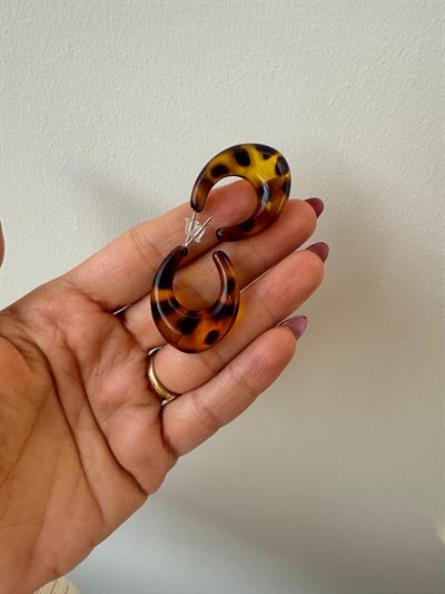 Leopar Desenli Oval Reçine Küpe