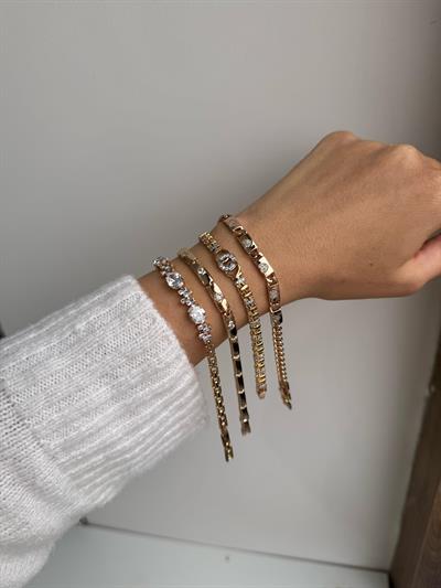 Özel Seri Oval Taşlı Zirkon Bileklik (18k)