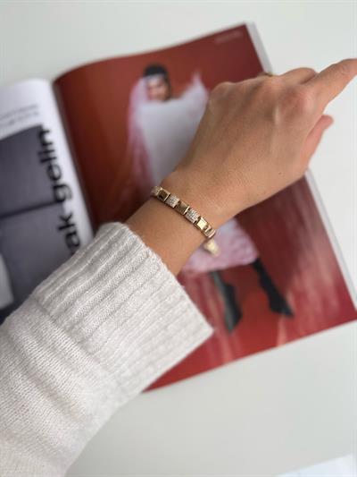 Özel Seri Kare Taşlı Zirkon Bileklik (18k)