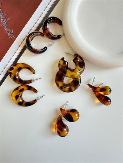 Leopar Desenli Oval Reçine Küpe