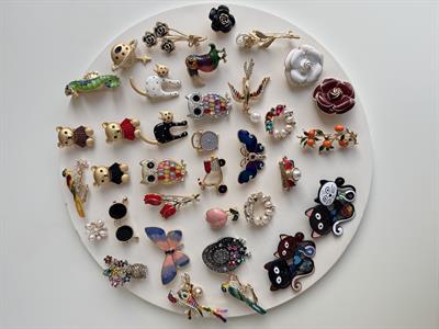 Renkli Çelenk Broş