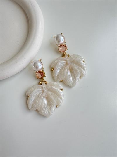 Altın Kaplama Sallantılı İncili Krem Kemik Küpe