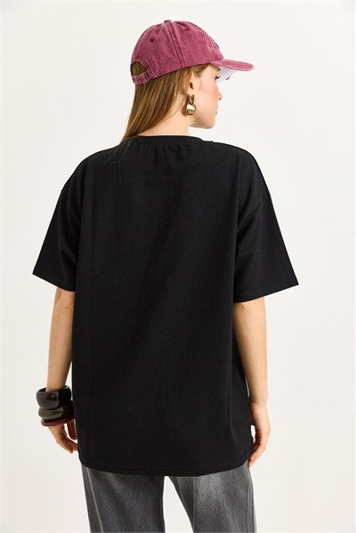 Siyah Baskılı Oversize Tişört
