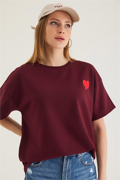 Bordo Kalp Nakışlı Basic Tişört