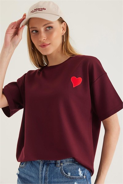 Bordo Kalp Nakışlı Basic Tişört