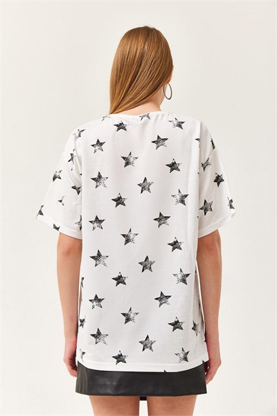 Beyaz Yıldız Desenli Oversize Tişört