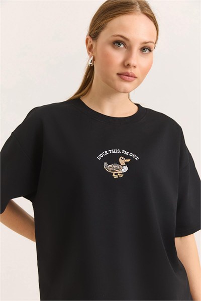 Siyah Ördek Nakışlı Oversize Tişört