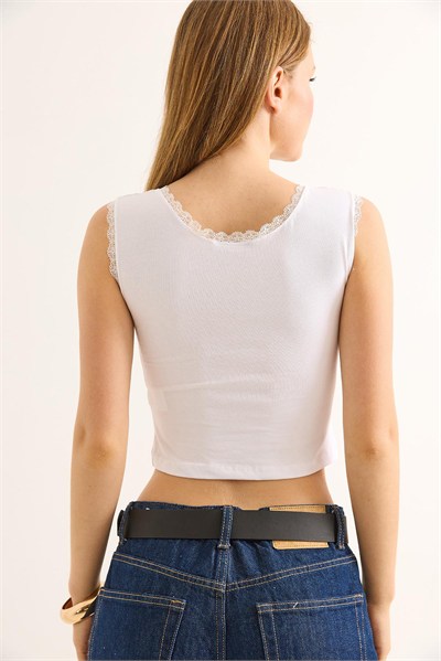 Beyaz Güpürlü Büzgülü Crop Bluz