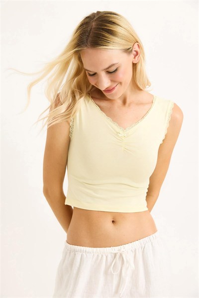 Sarı Güpürlü Büzgülü Crop Bluz